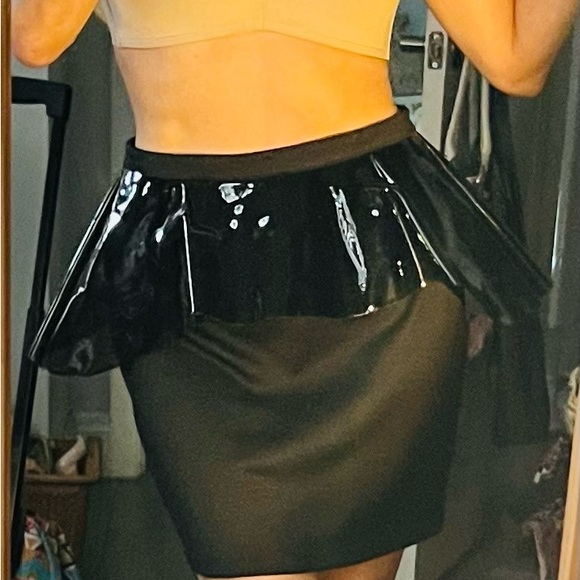 Nasty Gal Black Vinyl Pencil Skirt Size M only worn twice - Picture 2 of 5